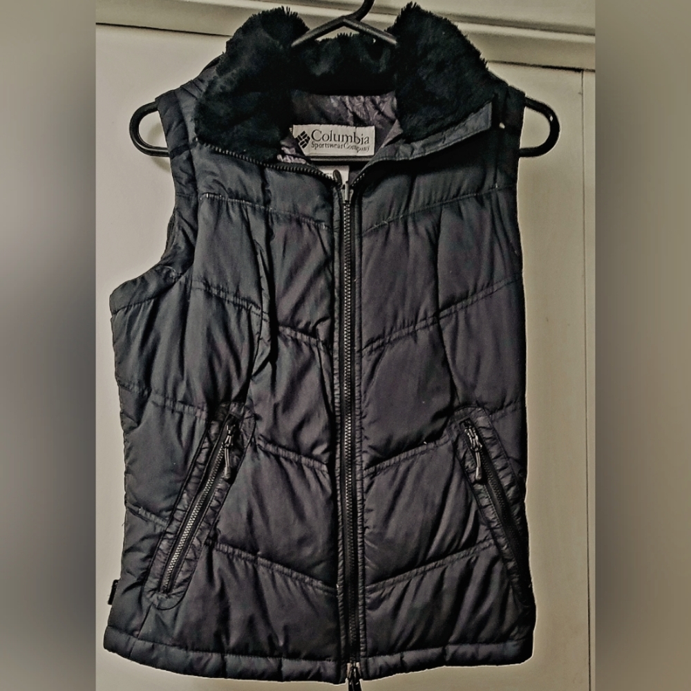 Columbia sportswear hooded puffer vest women's
